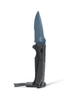 Benchmade 18060SBT-01 Adira foldekniv med delvist savtakket MagnaCut-blad i Cerakote Blue Titanium og Tempest Gray Grivory-skæfte