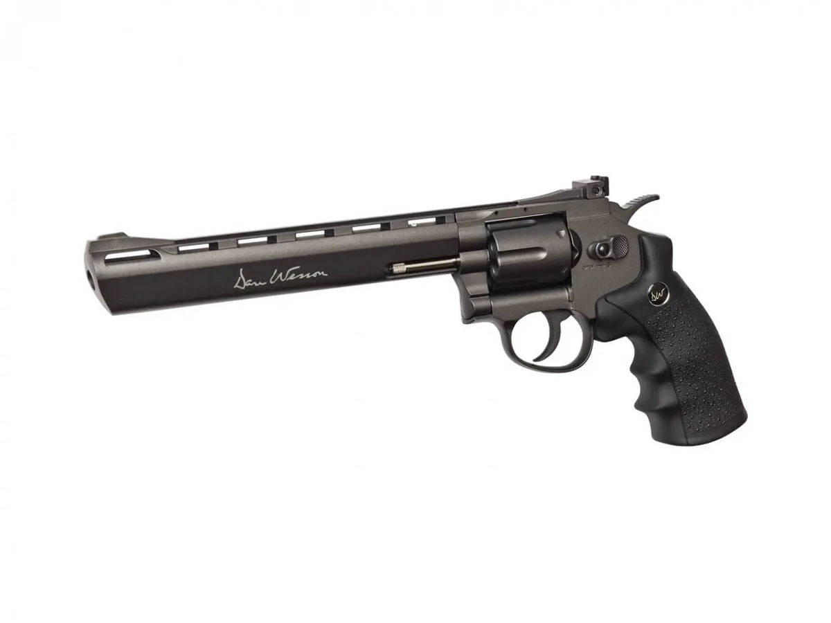 Dan8 Dan Wesson, 8