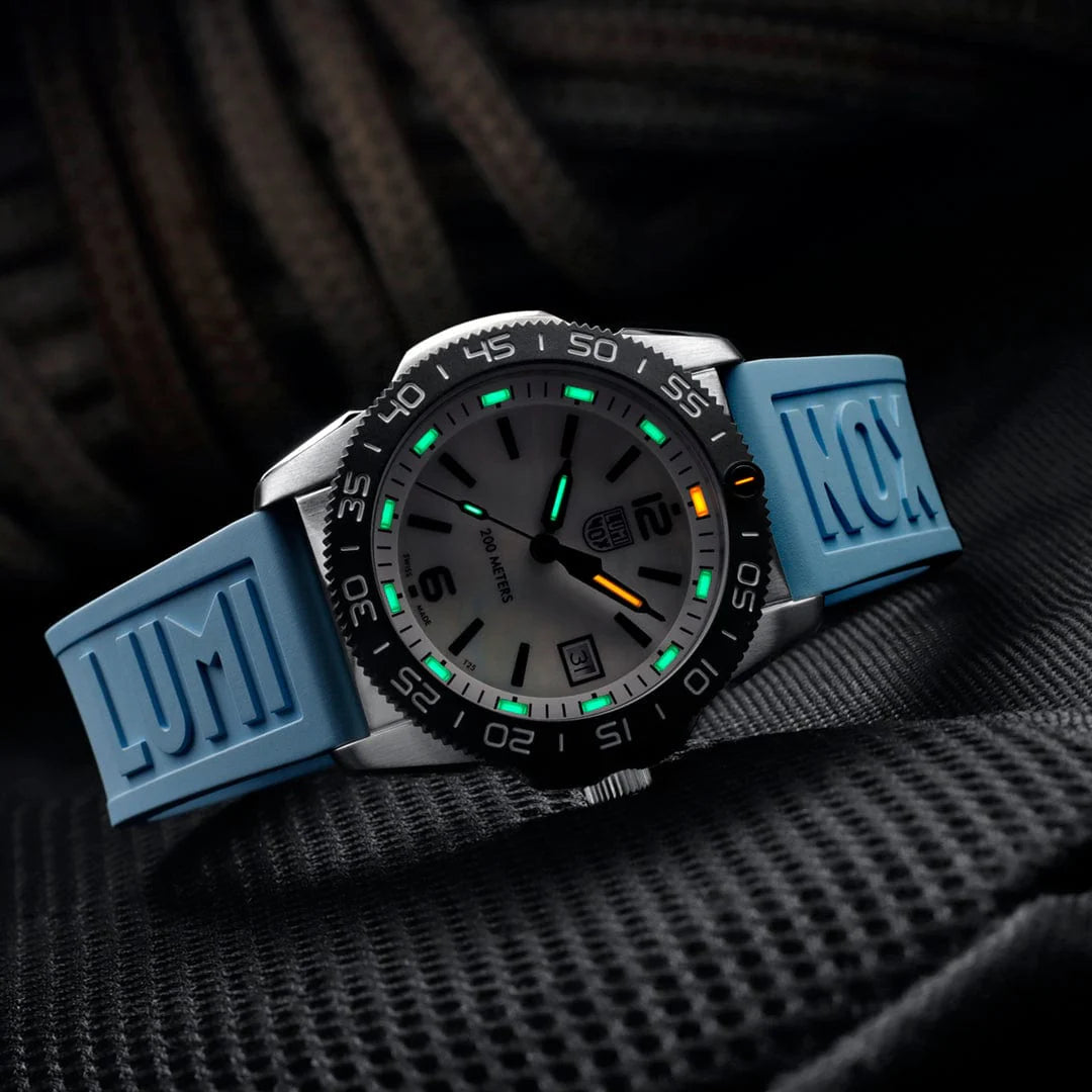 Luminox Pacific Diver, Dameur, Blå, 39 mm